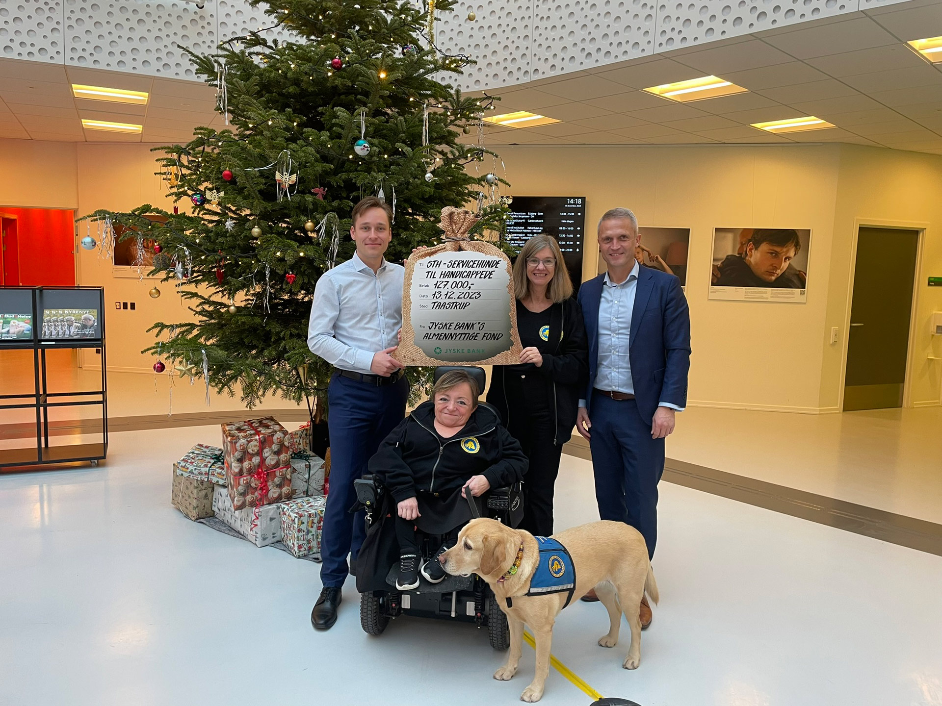 Donation til STH servicehunde fra Jyske Bank