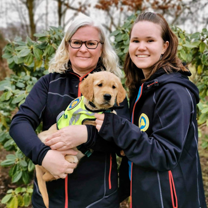 Hvalpevært Heidi og hvalpeaspirant Jubi