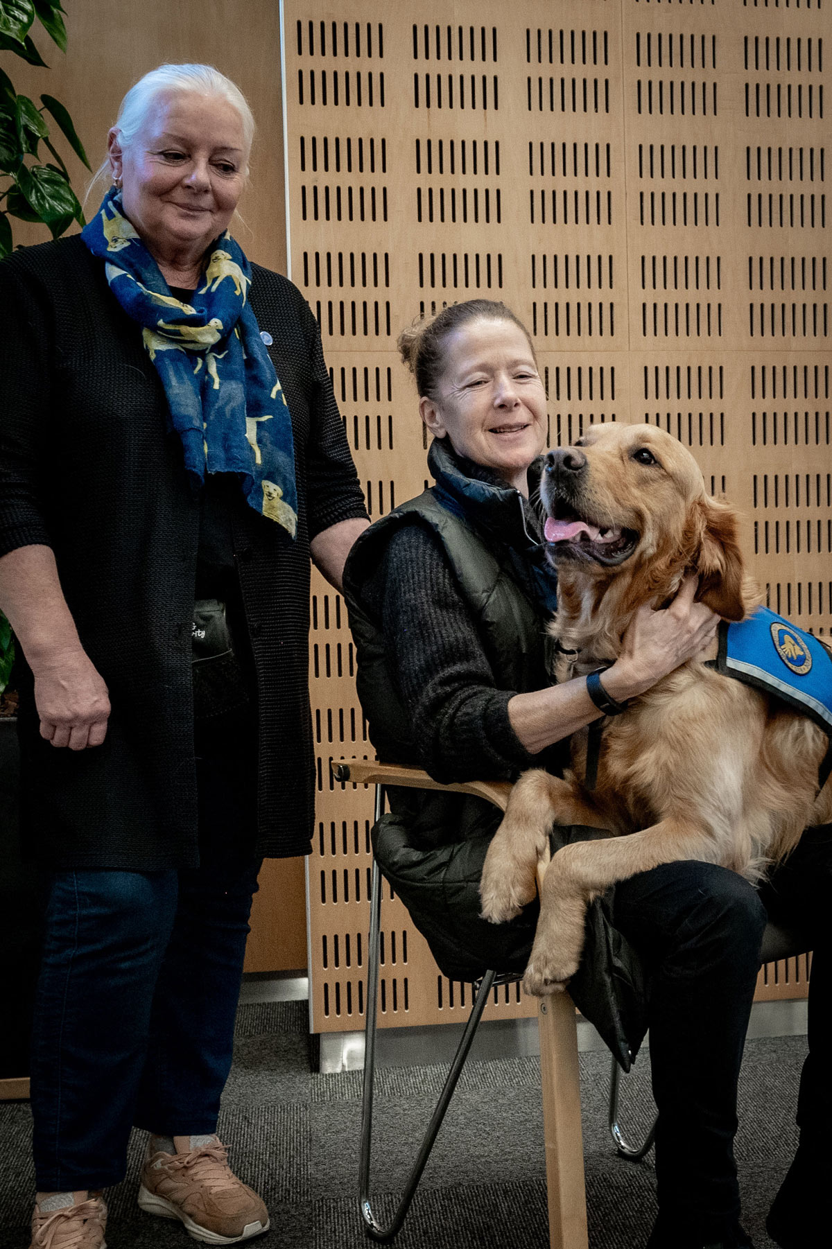 Graduation af servicehunden Acer og Pia