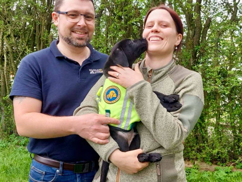 Hvalpeaspirant Wimme og hendes to hvalpeværter